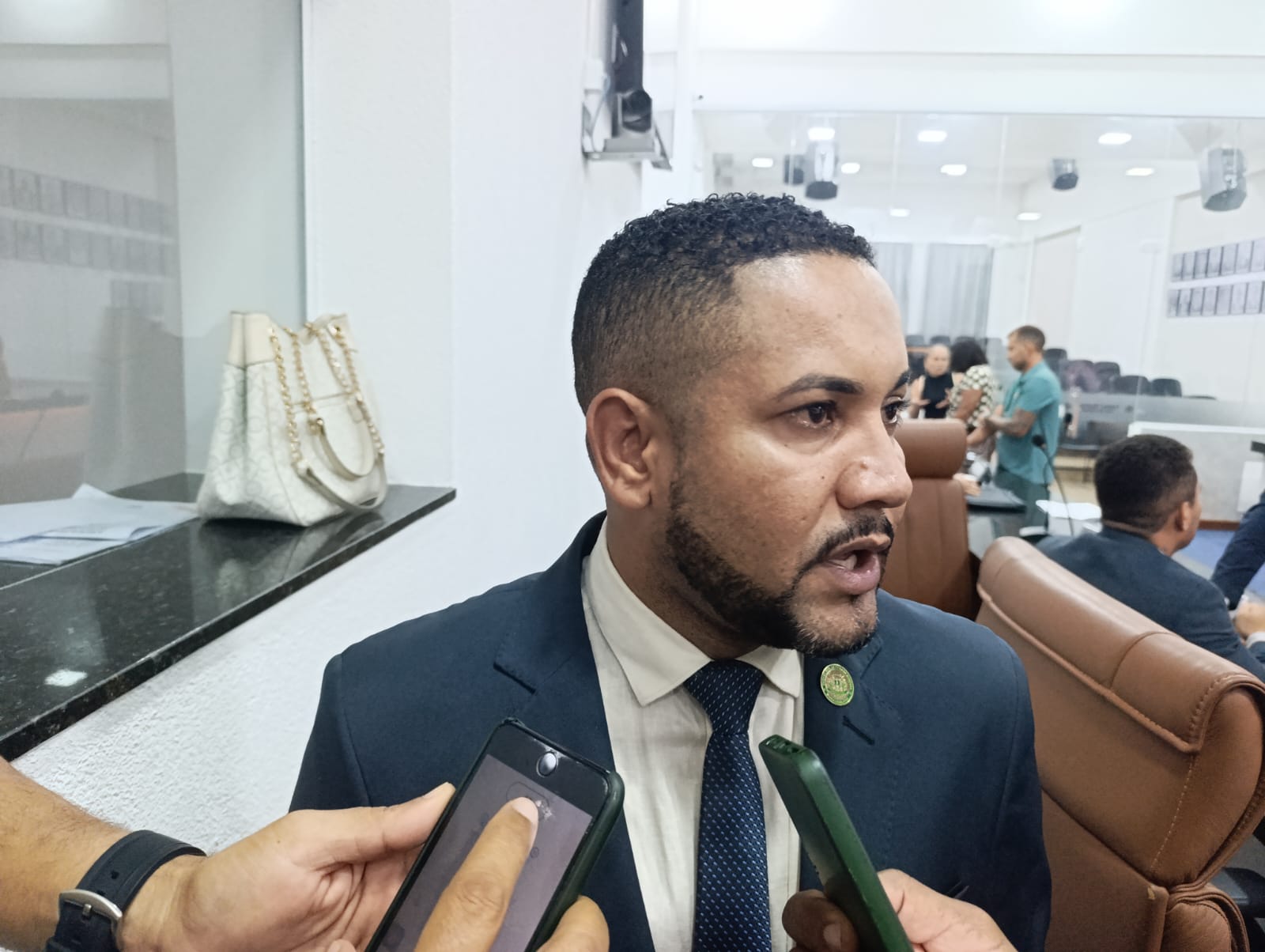 2fec35d2-3201-472c-8864-5387d0c93737