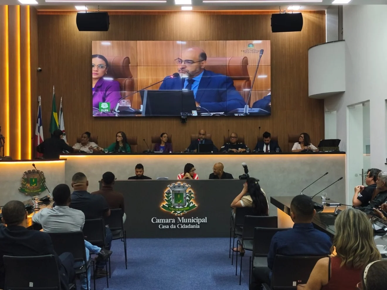 audiencia-publica-1320x990-1